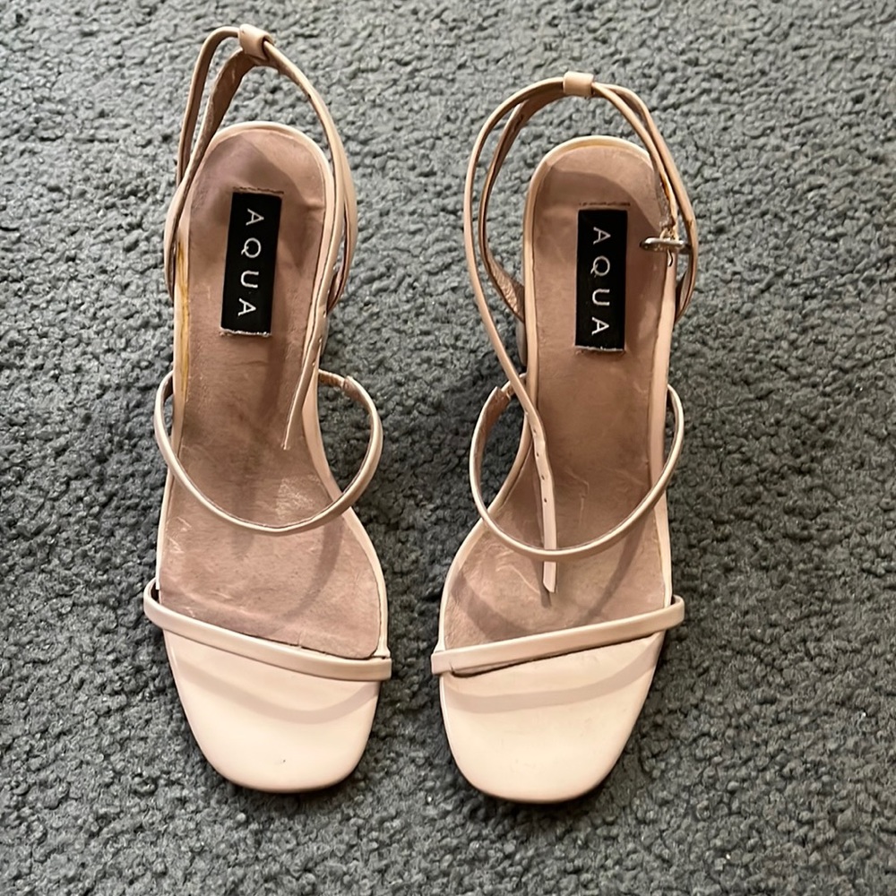 NWOT aqua beige/neutral cream sandals size 5